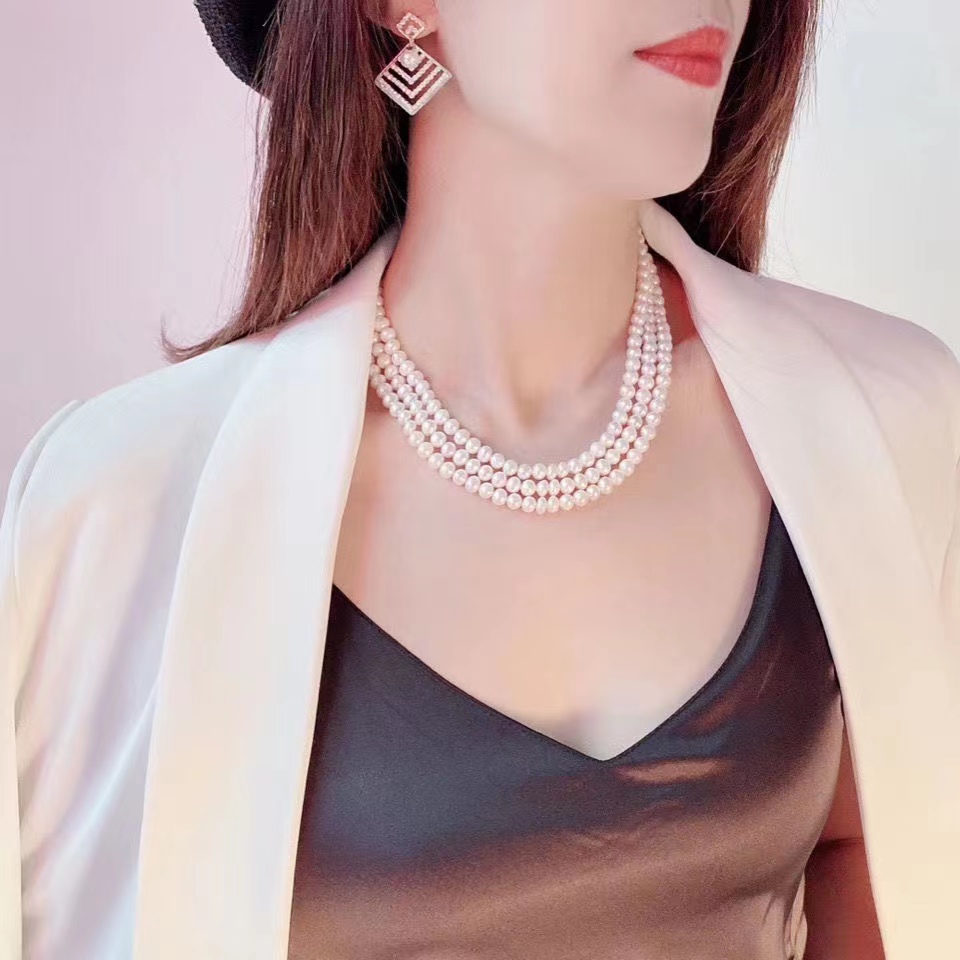 Queen's Natural Freshwater Nea - Pearl Trim Chain recension och pris